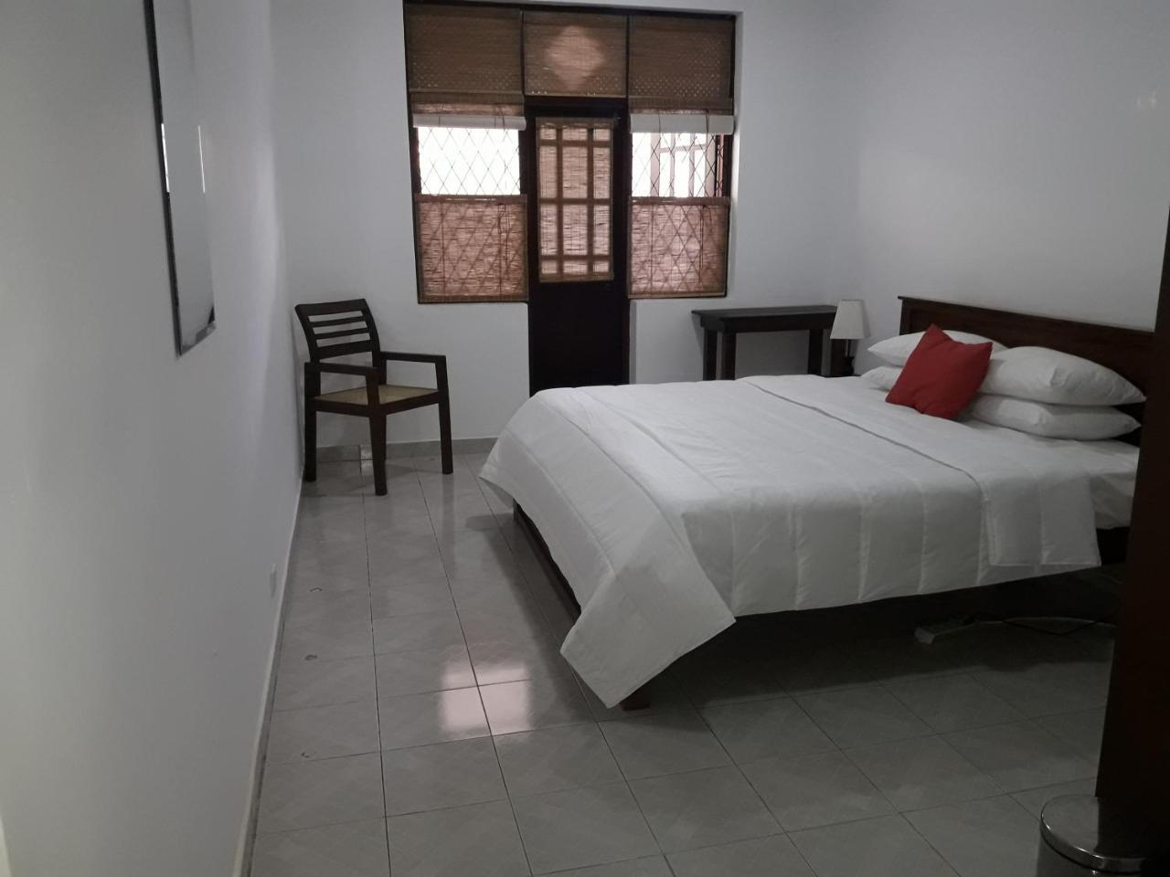 Mrs Pepperpots Hotel Colombo Buitenkant foto